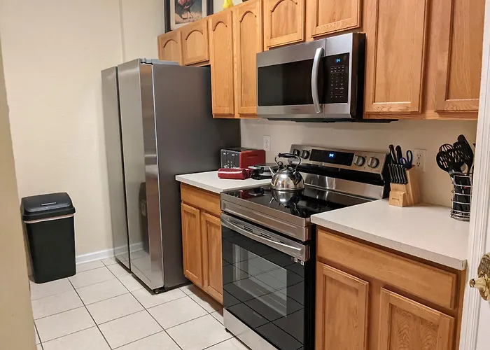 3 Bedroom Condo With Water Park & Fantastic Pool Only Minutes To Walt Disney World'S Front Gate!!!